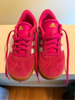 Girls suede hot pink adidas lightly used 3.5